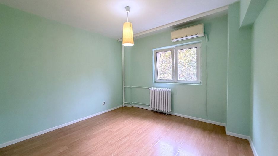 4 camere etaj 2 bloc 1982 vedere spate Teiul Doamnei - Poză 6