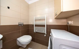 Apartament cu doua camere modern ,cu boxa in Top City - Poză 16
