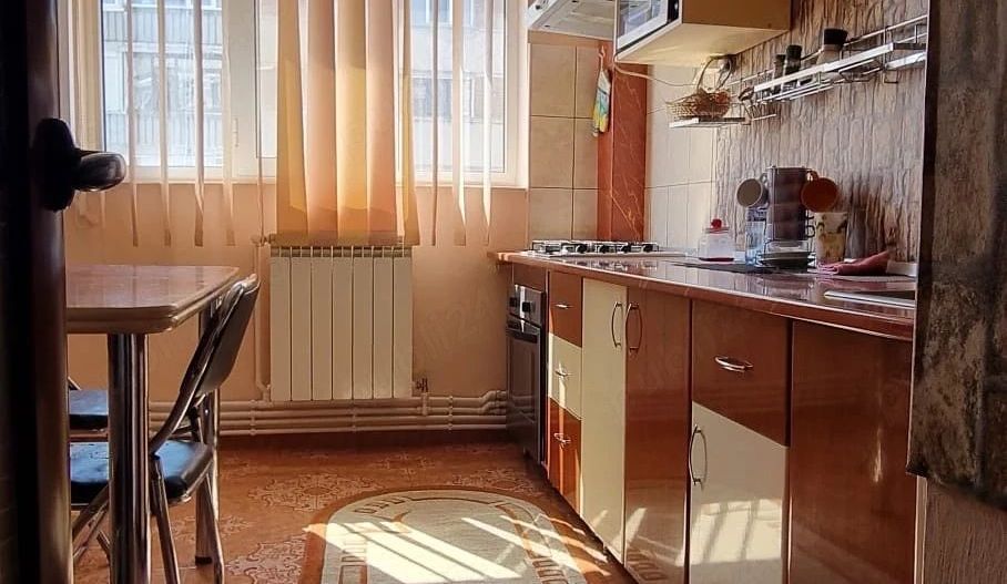 De inchiriat apartament  2 camere, Micro 20, zona 2 Cocosi, et. 6, 1900 lei - Poză 5