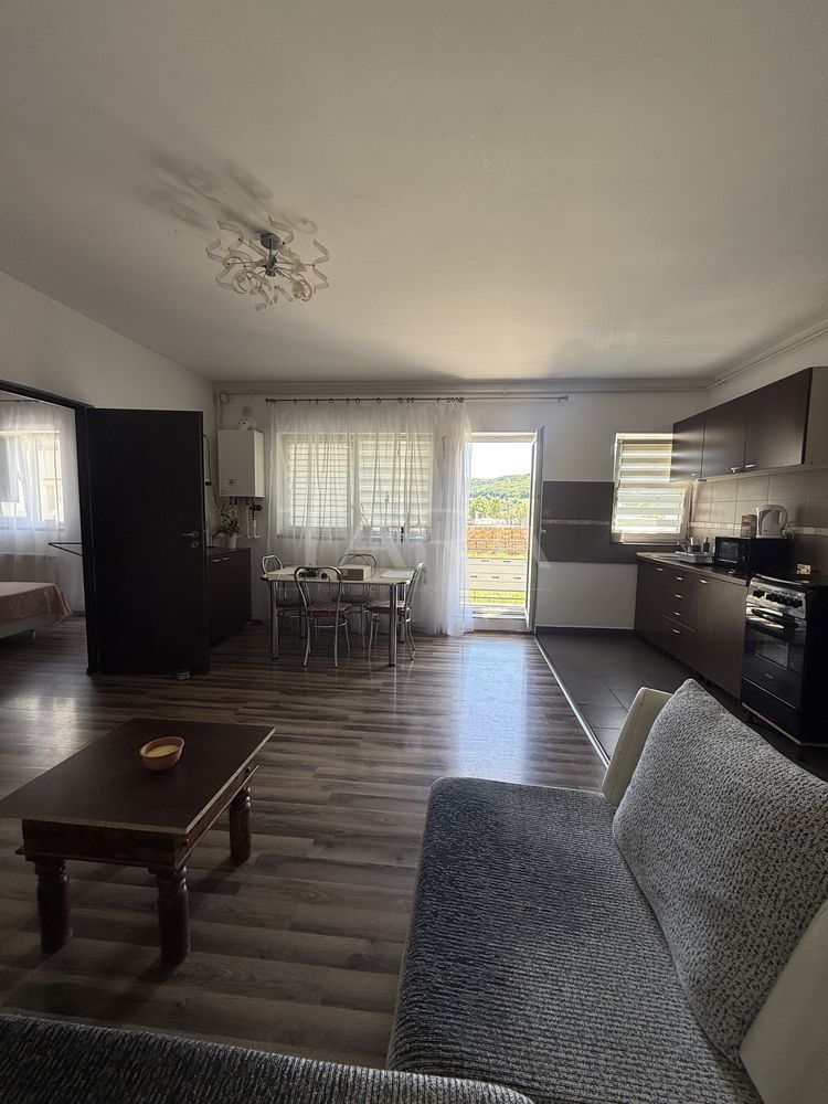 Apartament decomandat cu 2 camere, garaj subteran inclus. - Poză 2