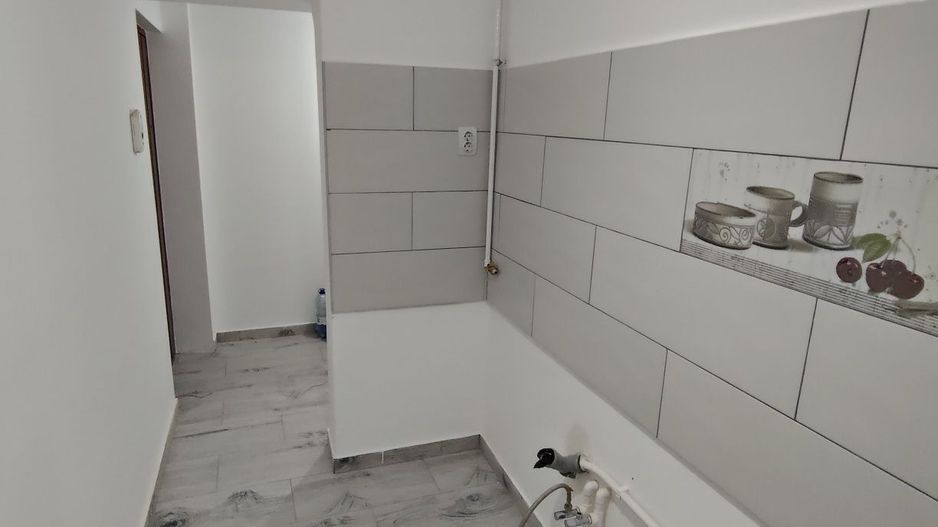 BRASADAS vinde ap 2 cam FINISAT Micro 15 etaj 3/4. - Poză 2