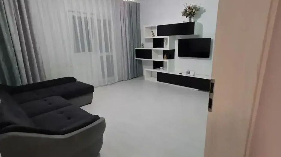 De închiriat apartament 3 camere Grand Kristal Residence - Poză 1