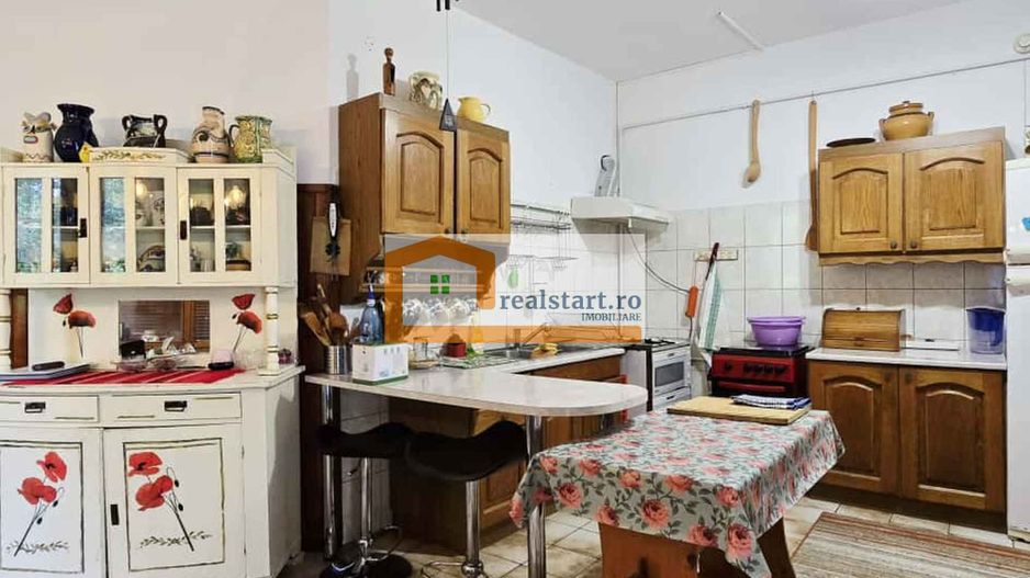 Vedere padure, panouri solare si fotovoltaice, pompa de caldura,  semineu - Poză 20