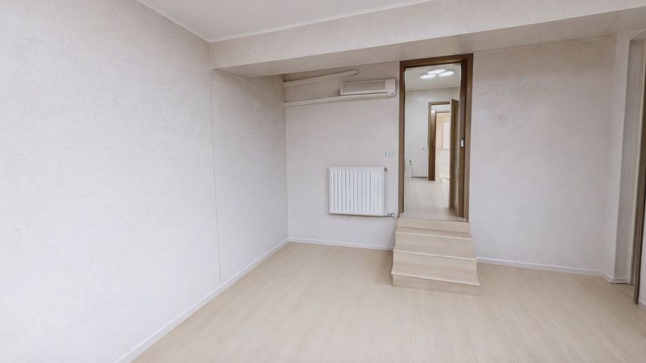 CAPITOL - B-dul. Mamaia - Apartament cu 4 camere si terasa de 80 mp. - Poză 10