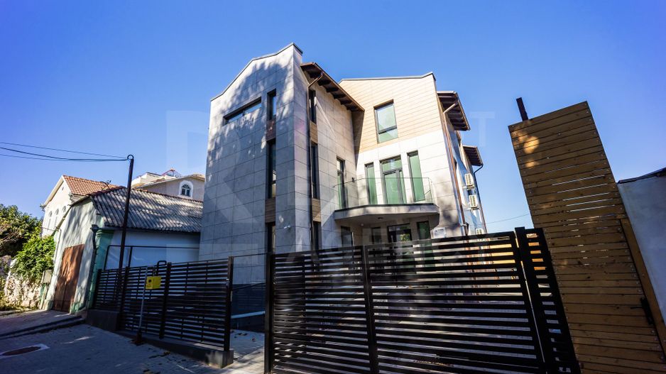 Vânzare spațiu comercial  Centru de 451,6 mp, amplasat pe teren privat - Poză 4