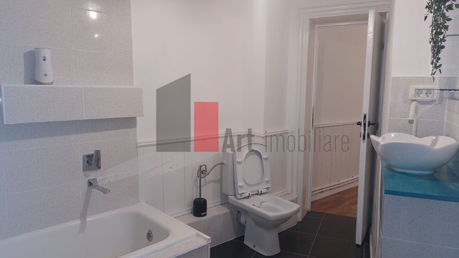 Spatiul "BAIXA" , parter de vila, renovat recent, liber - Poză 12
