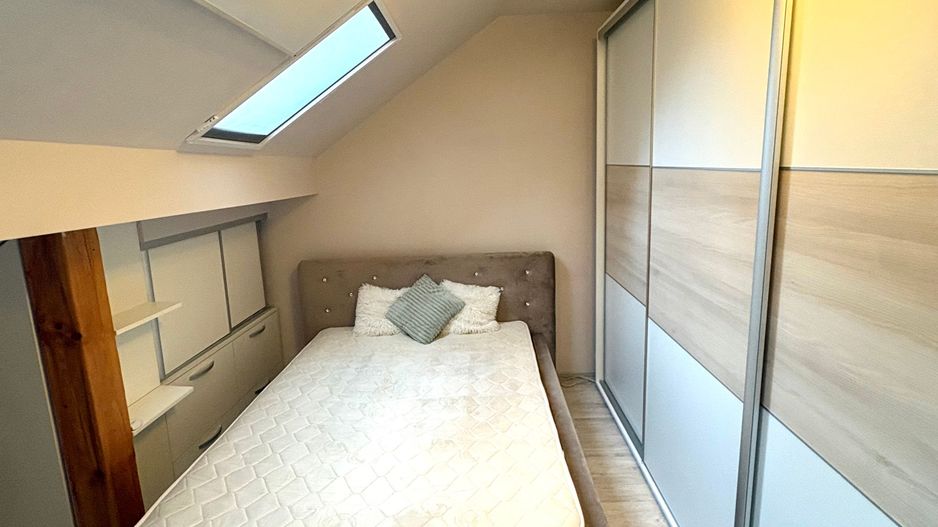 Apartament de închiriat la casă - Poză 4