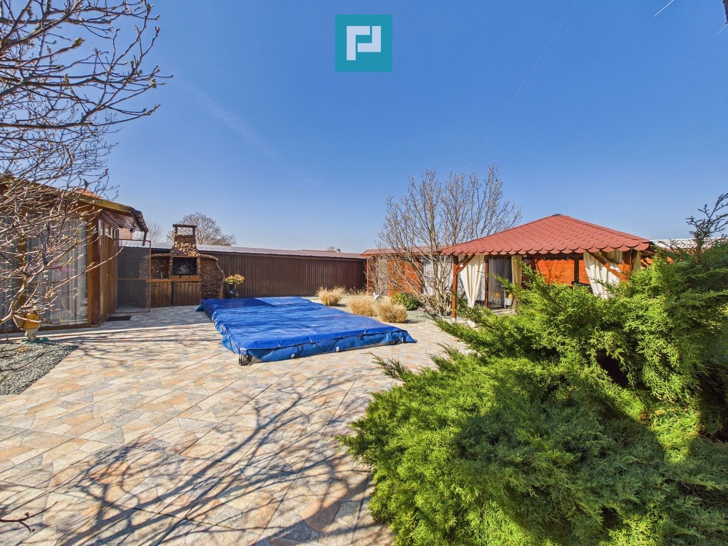 Casa cu potential multiplu in Curtici - Poză 48