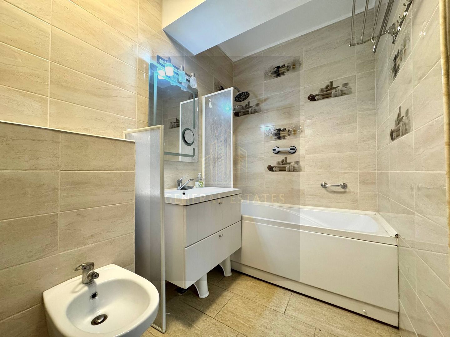 Vânzare apartament cu 2 camere, 67 m.p. - Complexul Royal Town. - Poză 13