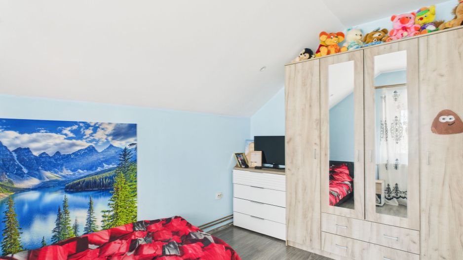 Casă spațioasă cu grădină în Topolovățu Mare - Poză 20