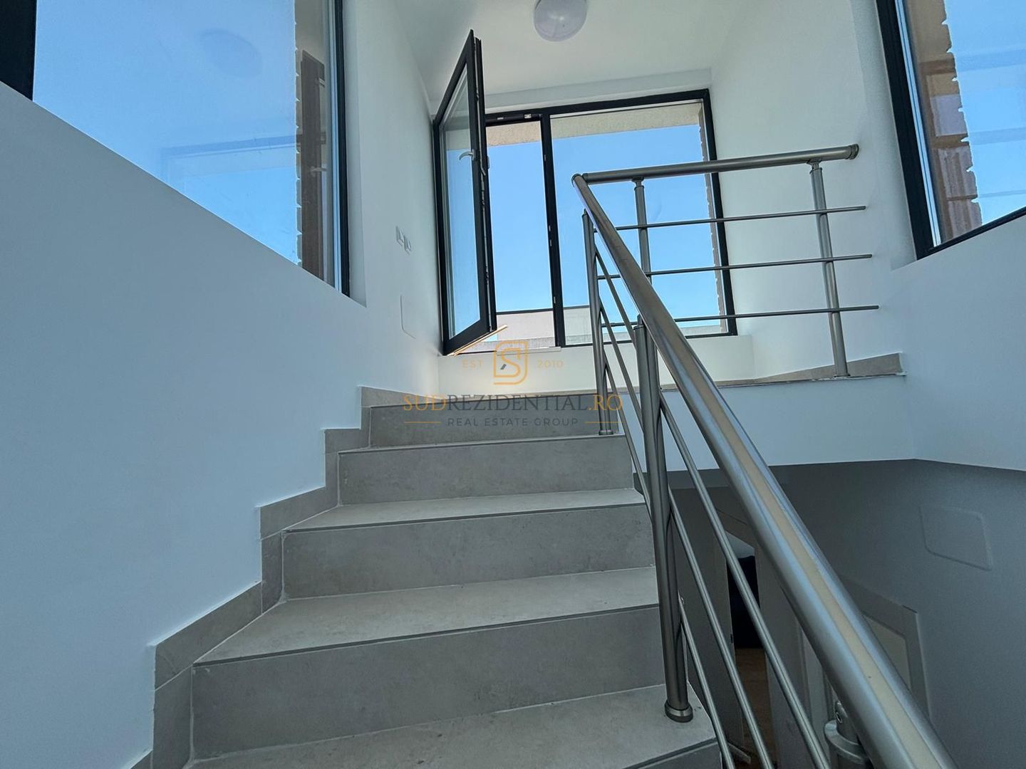 Vila individuala, Tunari, P+1+terasa, finisaje premium, mobilata lux - Poză 14