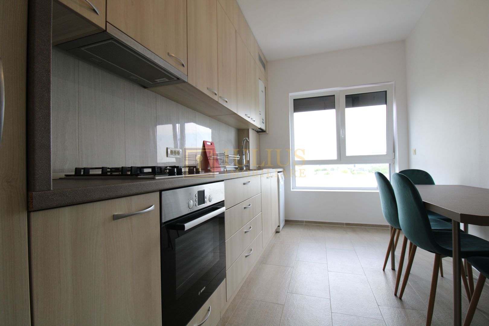 Buziasului, 3 camere + 2 bai, centrala proprie - Poză 7