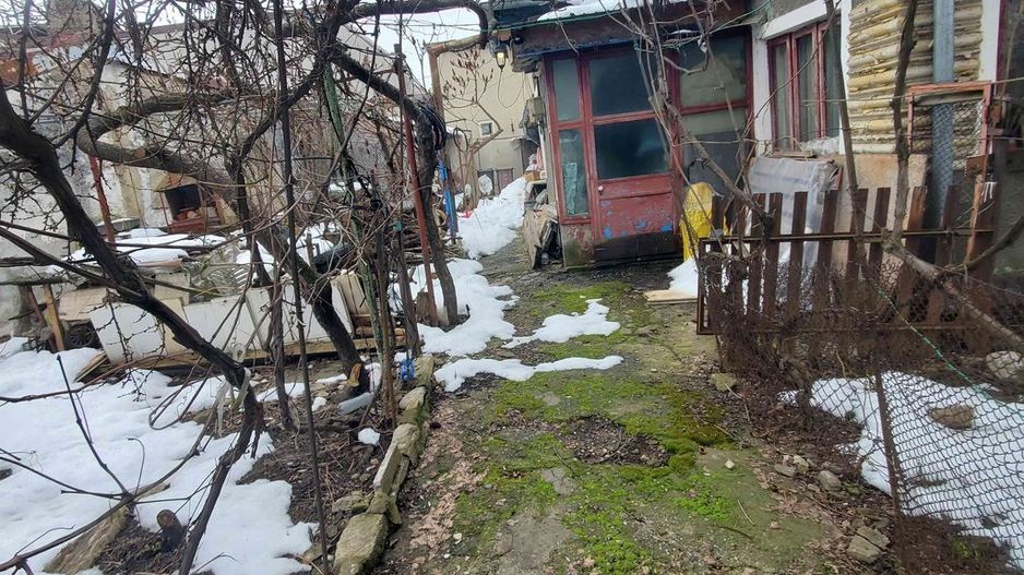 Teren de vanzare cu casa batraneasca in Bucurestii Noi - Poză 1