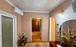 700 mp, teren intravilan, zona Centru, 150.000 euro - Poză 1
