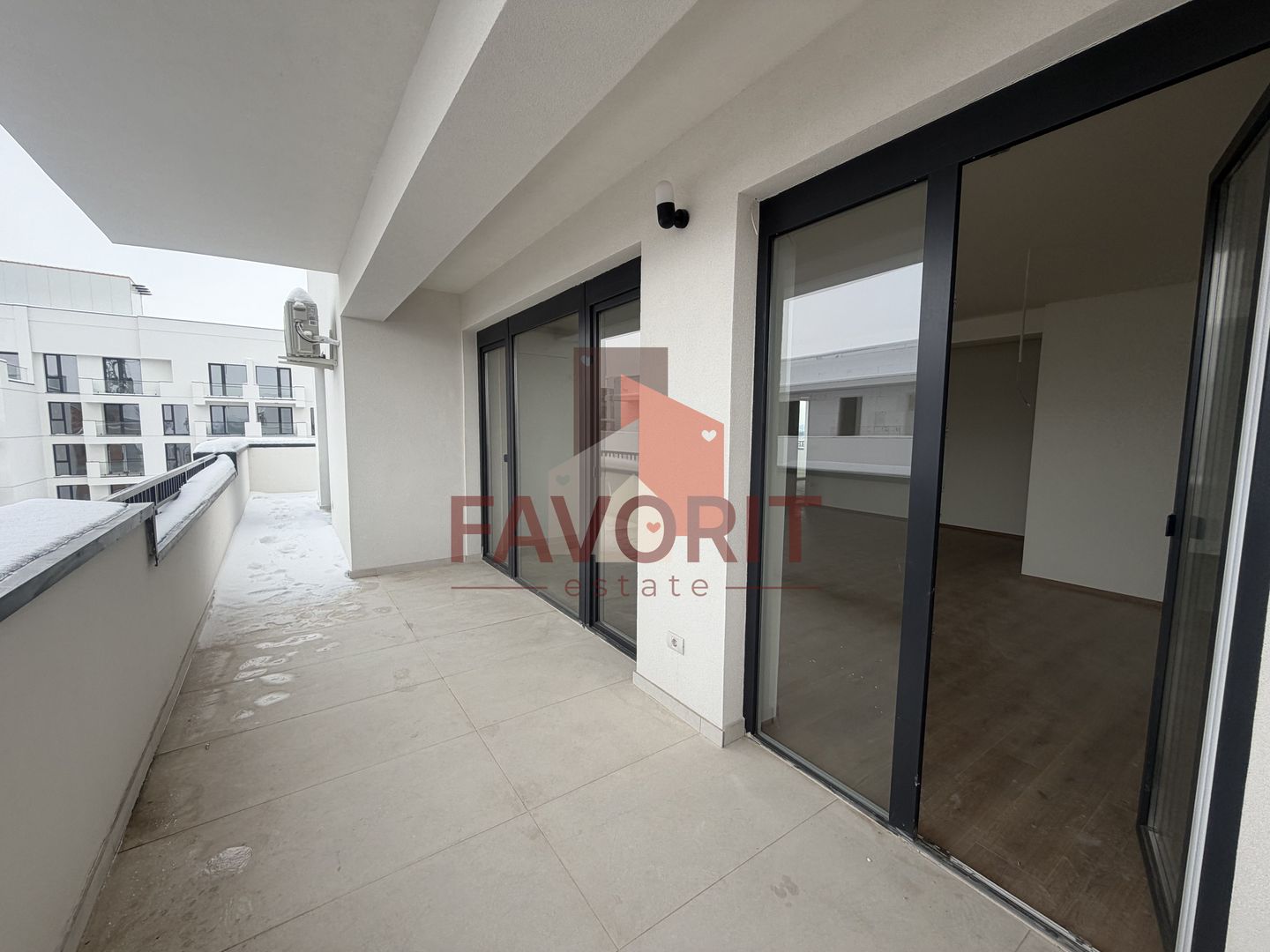 Zona Aradului. Terasa 42 mp. Loc de parcare. Comision 0%. - Poză 2