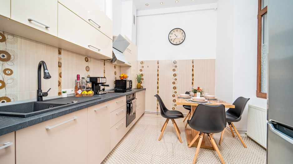 Apartament renovat in cladire istorica - Poză 5