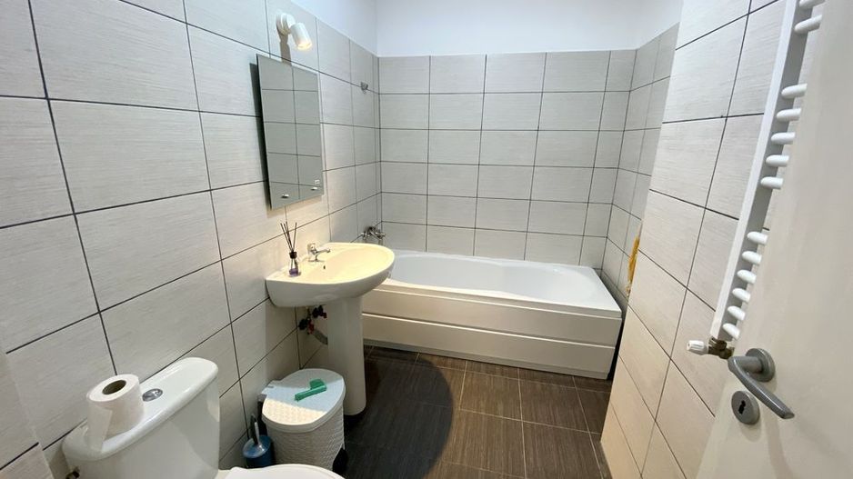 De închiriat: apartament 2 camere - nemobilat - Gorjului - ideal birou - Poză 8