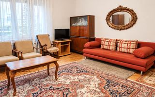 Apartament la casă cu curte proprie în zonă exclusivistă Sub Arini - Poză 1