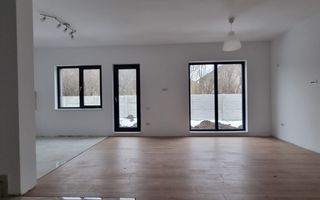 Reședință Modernă cu Finisaje Distinse - Poză 26