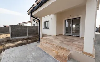 Duplex cu 4 camere despărțit prin camera tehnica | Mosnita Noua - Poză 13