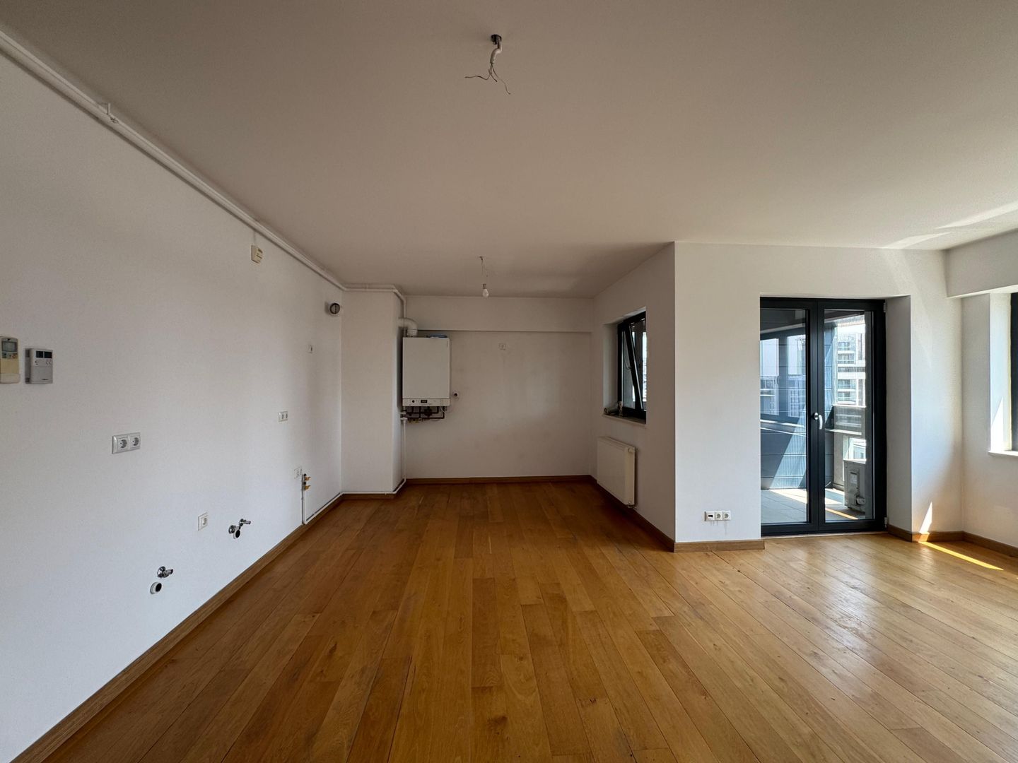 3 CAMERE| UPGROUND - Poză 3