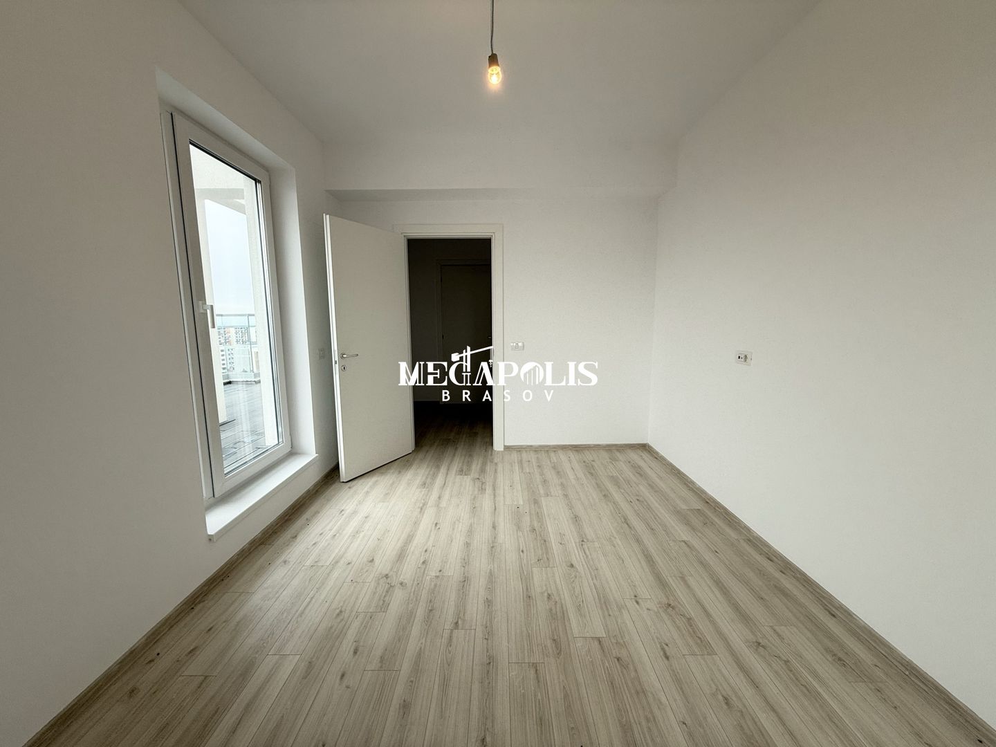 Vinzare Penthouse FINALIZAT SI INTABULAT BRASOV ZONA TRACTORUL - Poză 8