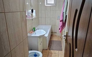 3 Camere semidecomandat, etaj intermediar-Zona Alexandru cel Bun - Poză 7