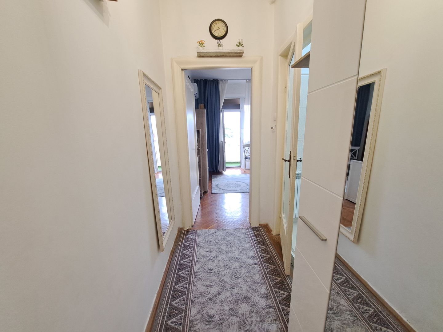 Garsoniera pe bd. Dacia - Poză 7