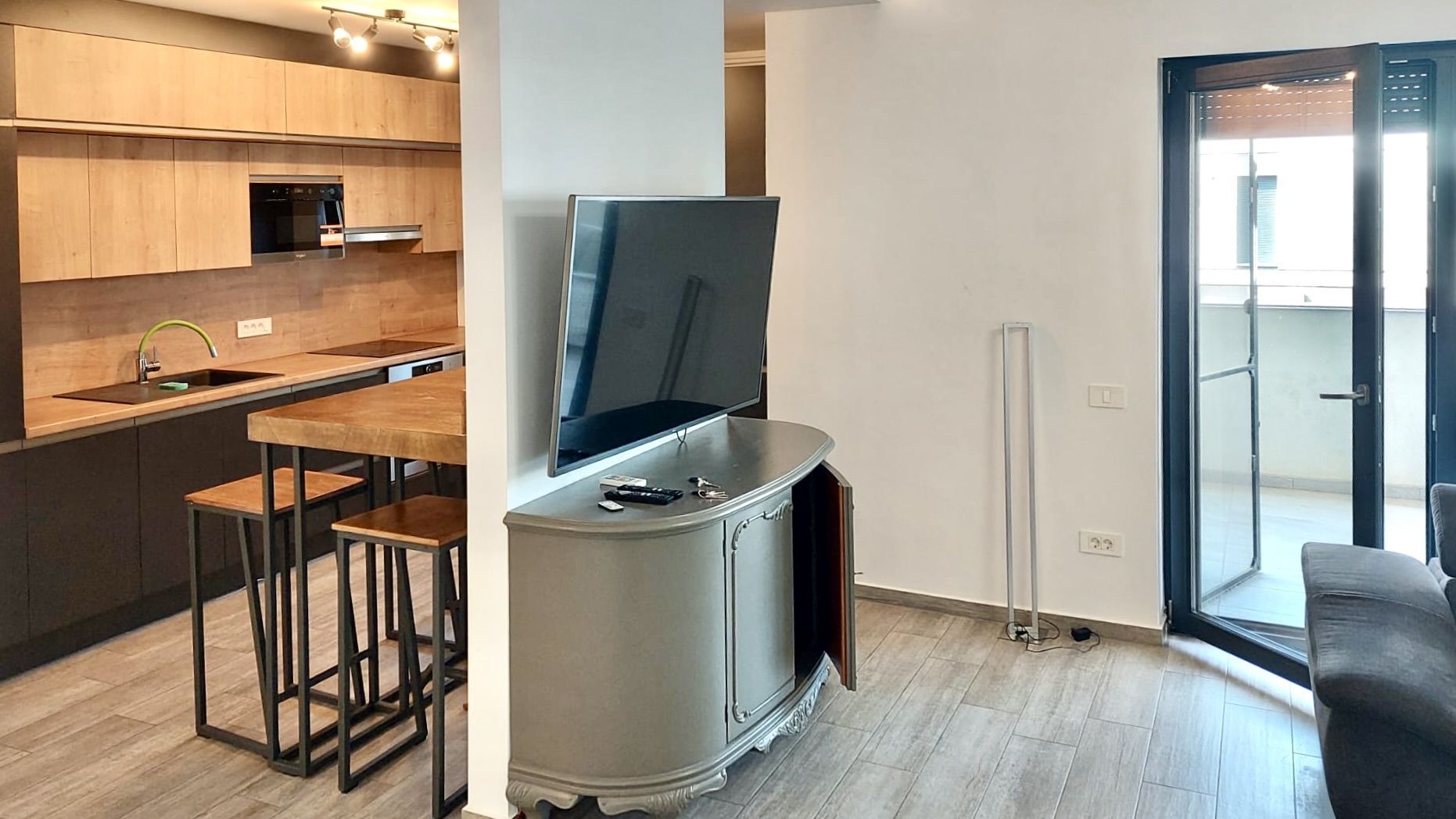 3 camere spațios si  cu terasă generoasă, la intrare în Dumbrăvița - Poză 3