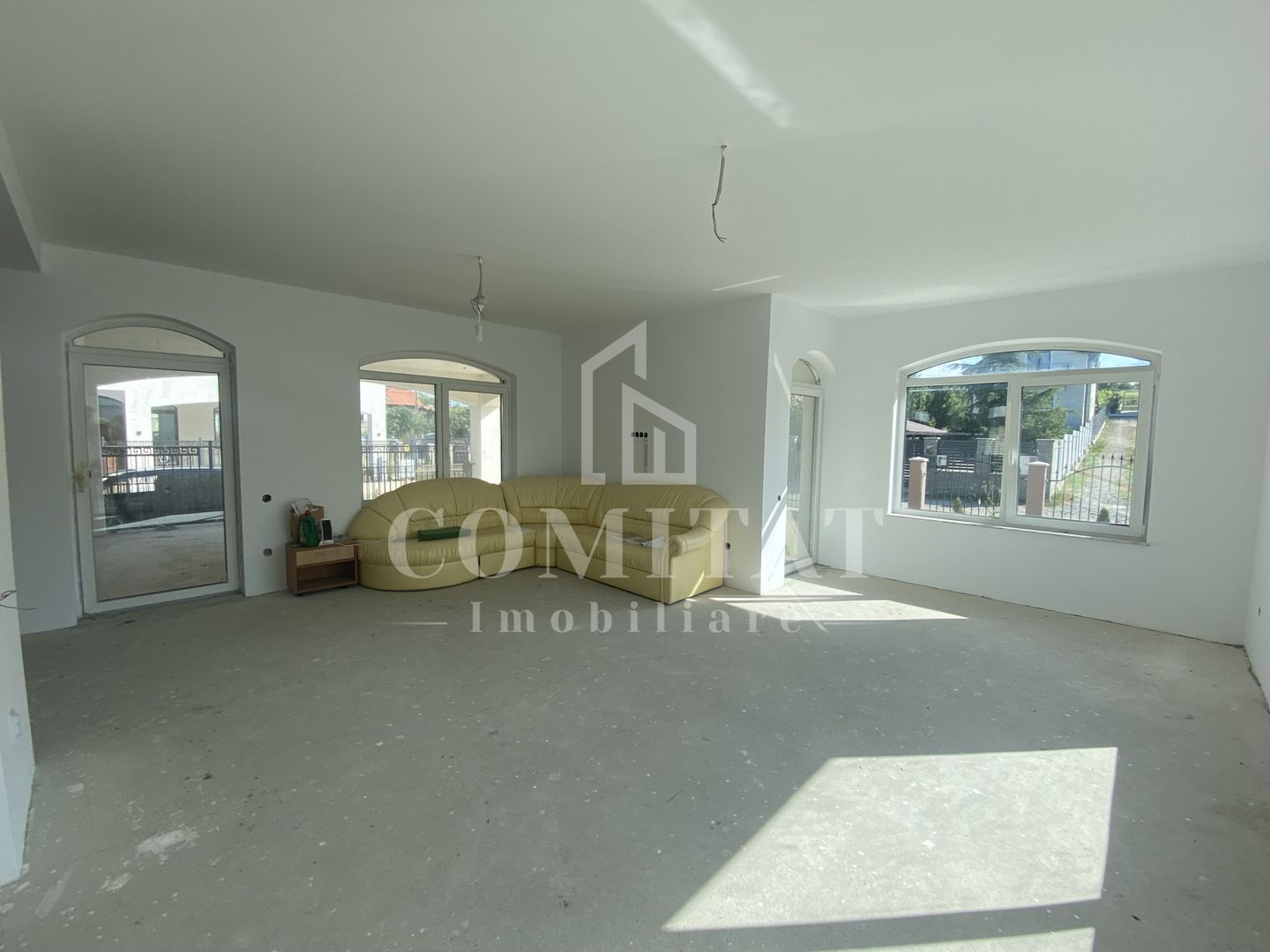 Casă de vânzare | Dispunere pe 2 niveluri | Localitatea Dezmir - Poză 2