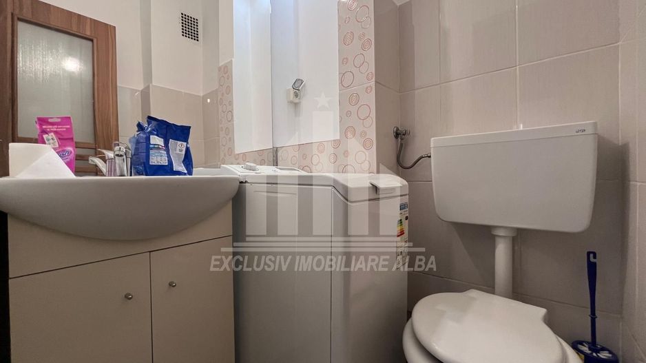 Apartament cu 3 camere decomandate, Cetate - Poză 5