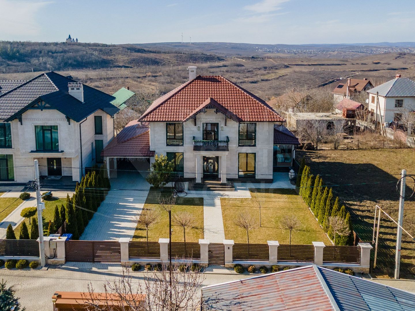 Vânzare, casă, 2 nivele, 3 camere, str. Drumul Vilelor, Dumbrava. - Poză 1