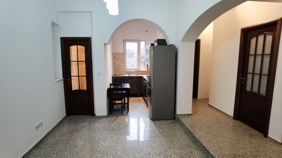 De vanzare apartament 3 camere in vila, in Cotroceni - Poză 6
