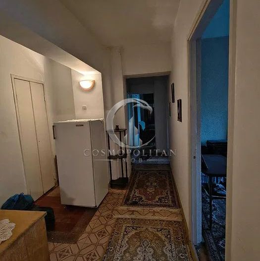 Apartament cu 3 camere ~ zona Pod/Rm. Sarat ~ etaj 2din4 - Poză 2