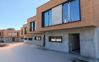 Casa 4 camere complex rezidential, 2 locuri de parcare , Palazu Mare - Poză 1
