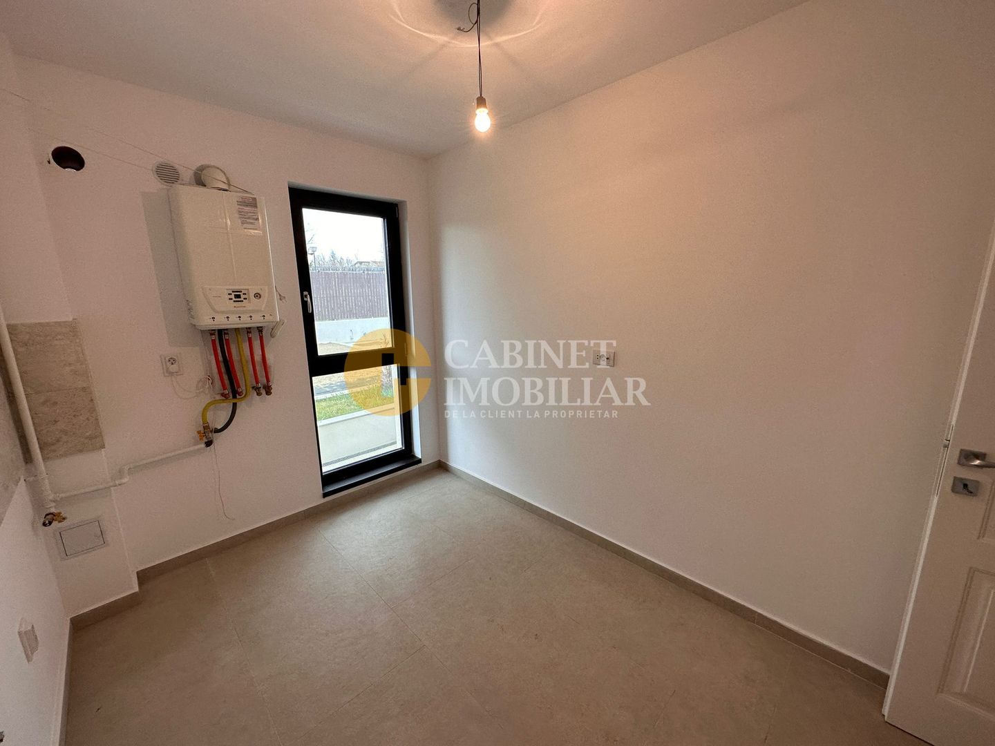 Apartament 2 Camere Decomandat 2 minute de  Aleea Tudor Neculai - Poză 2