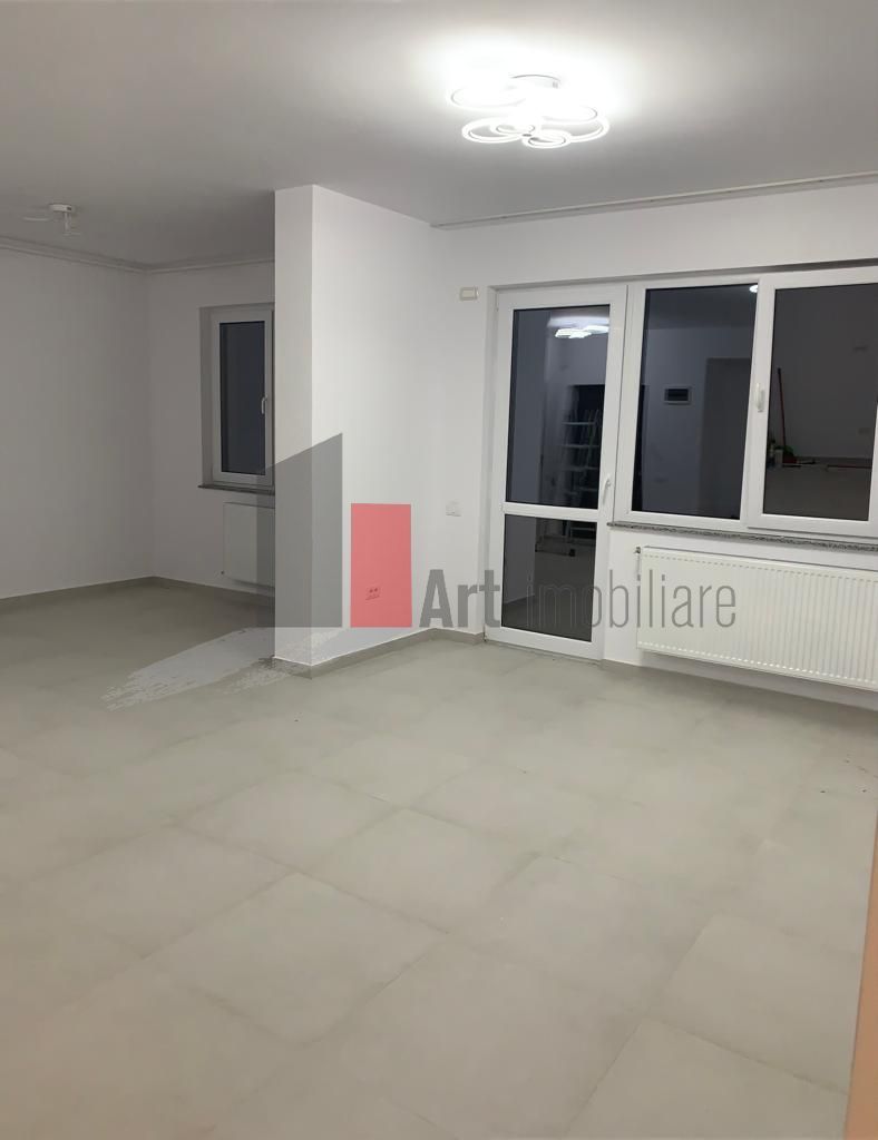 Apartament 3 camere nemobilat Dobroiesti - Poză 2