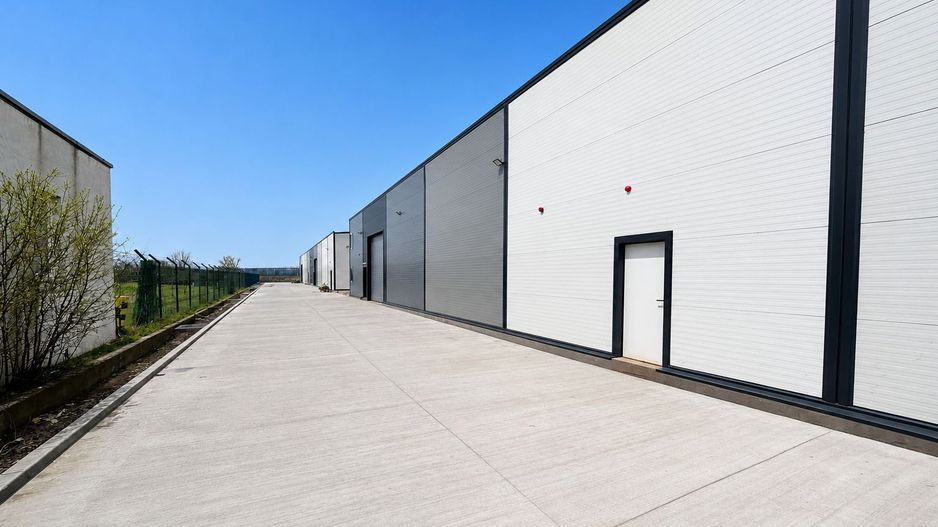 Spațiu logistic nou, cu 4 hale plus showroom și spațiu birouri P+2 - Poză 5