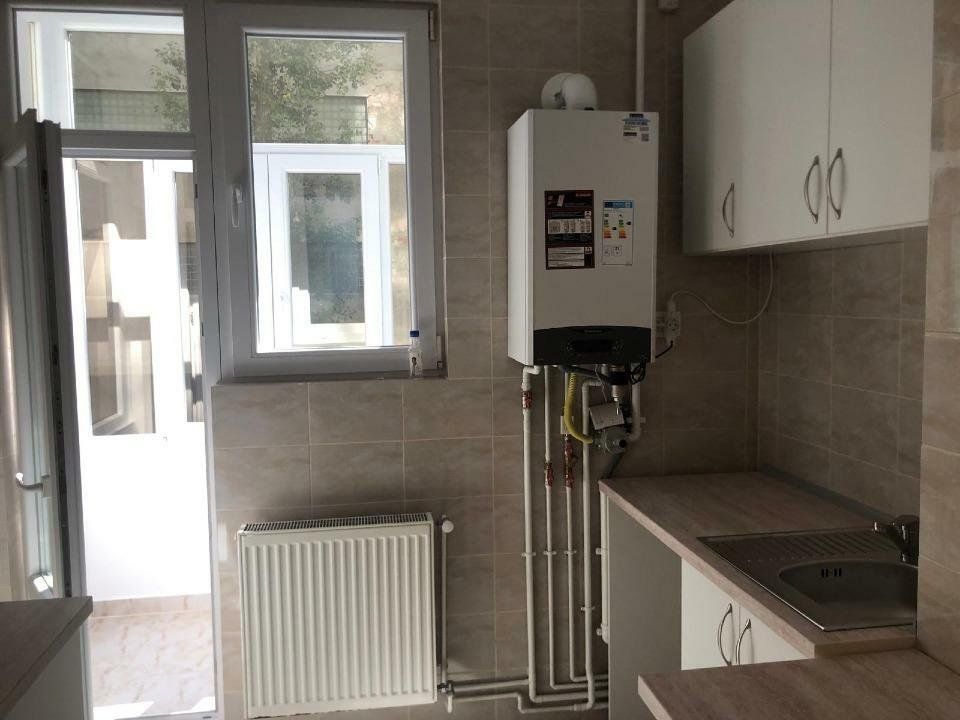 Inchiriere apartament 3 camere P-ta Romana sect 1 - Poză 6