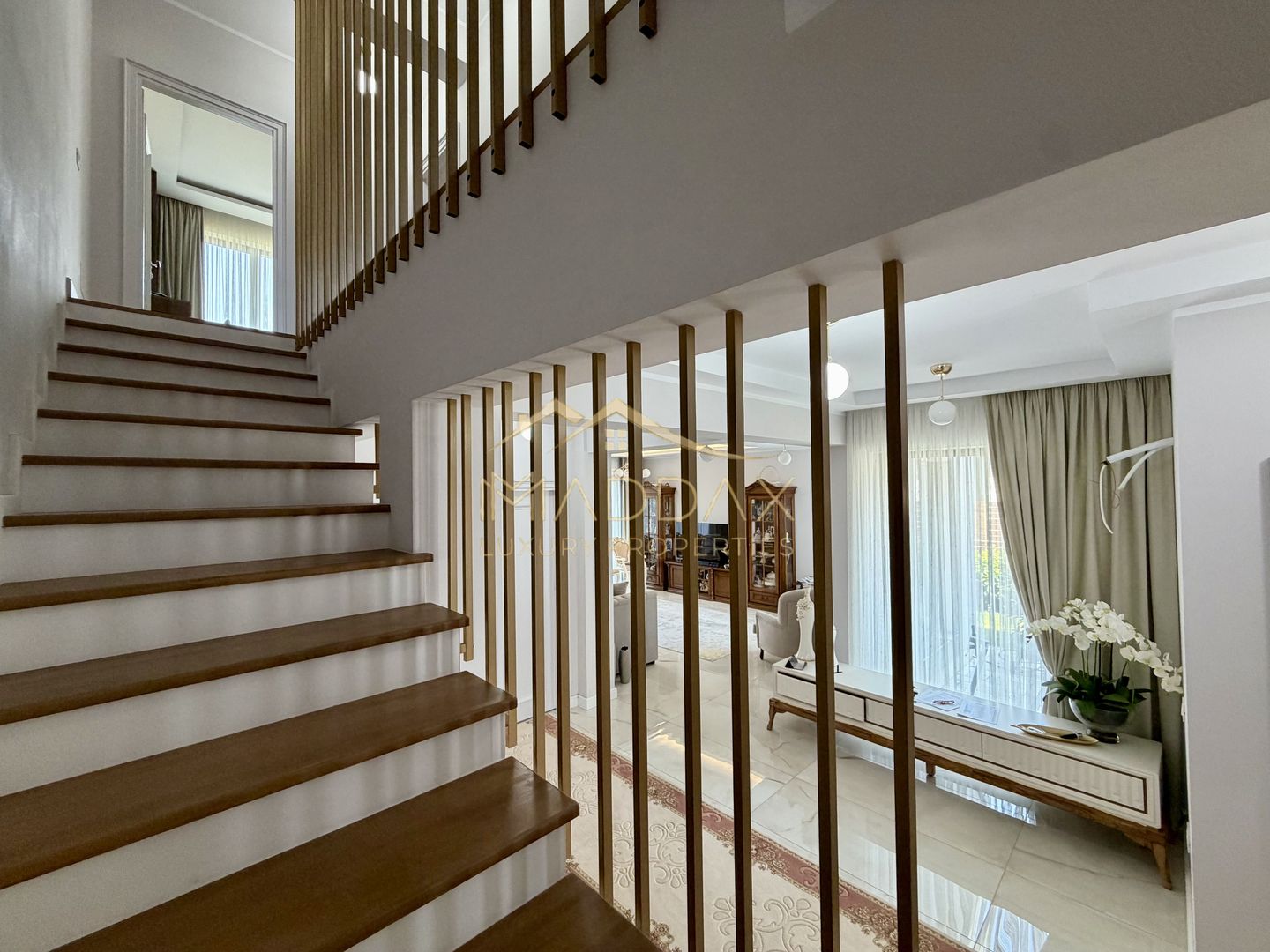 Vil de tip Duplex *P+1E+M* | 176 mp utili | mobilată complet | Chitila - Poză 28