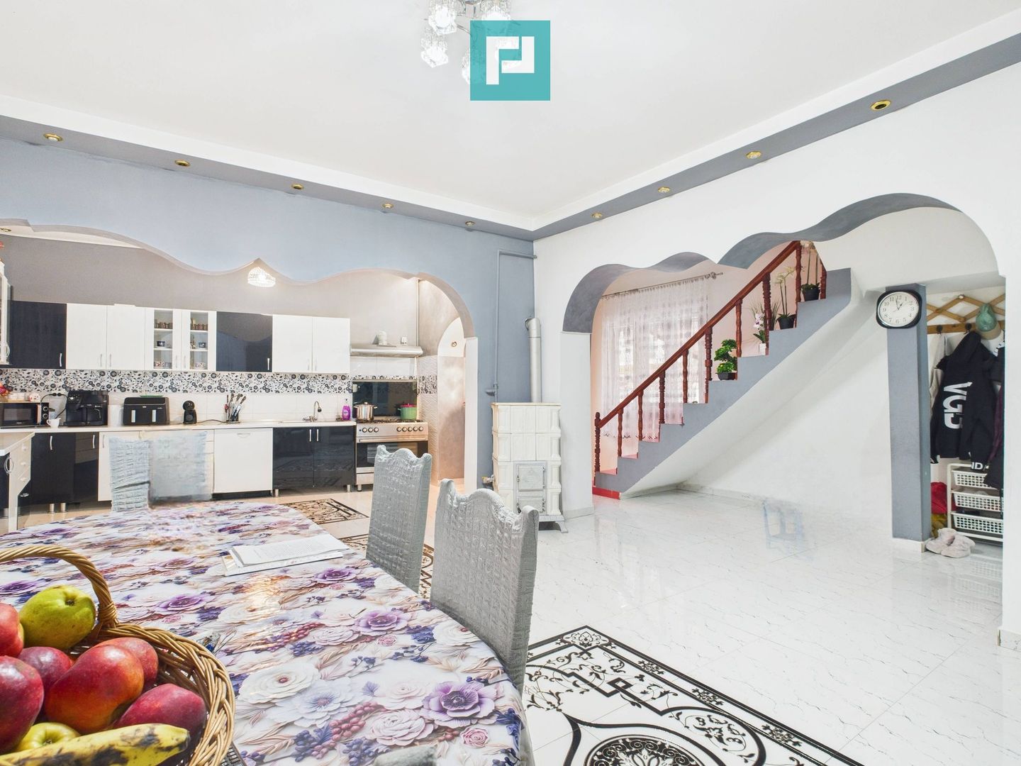 Două case, curte mare, lângă Castelul Huniazilor - Poză 17