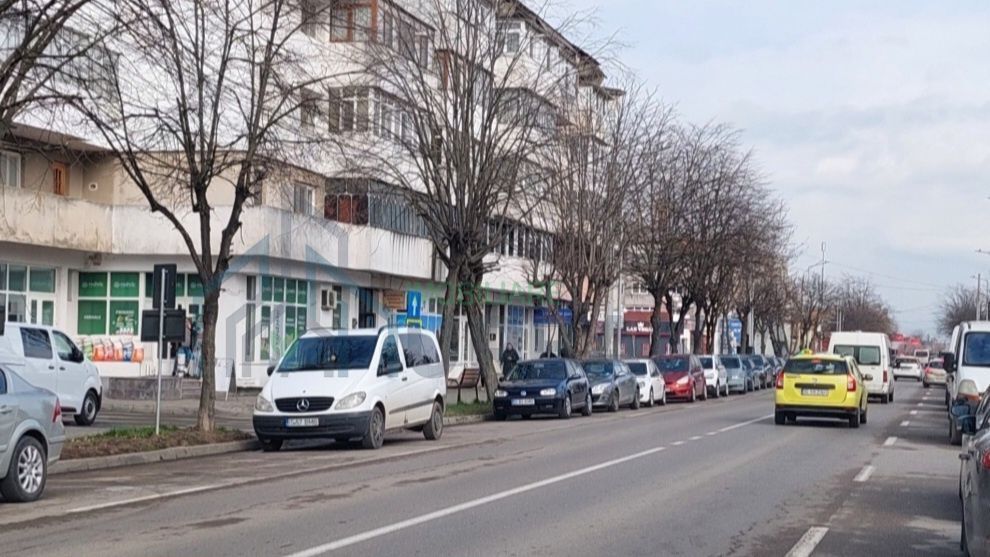 Spațiu comercial central de vânzare sau închiriere, Pașcani - Poză 2