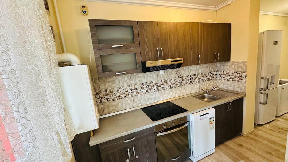 Apart. 3 camere, Ared R 18 pe str. Tudor Vladimirescu - Oradea - Poză 4