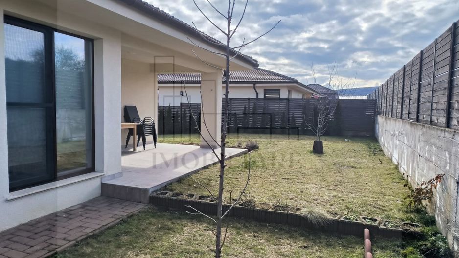 Casă parter cu grădină 500 mp, 6.5 kW fotovoltaice | Corușu - Poză 1