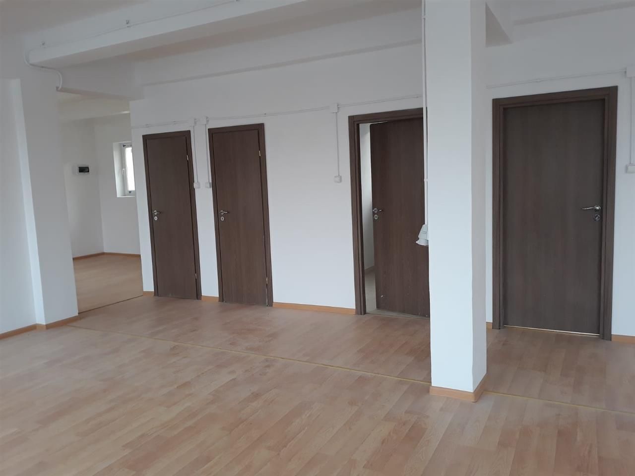 Incepe afacarea ta prospera in unul din aceste Spatii comerciale, Tractorul - Poză 5