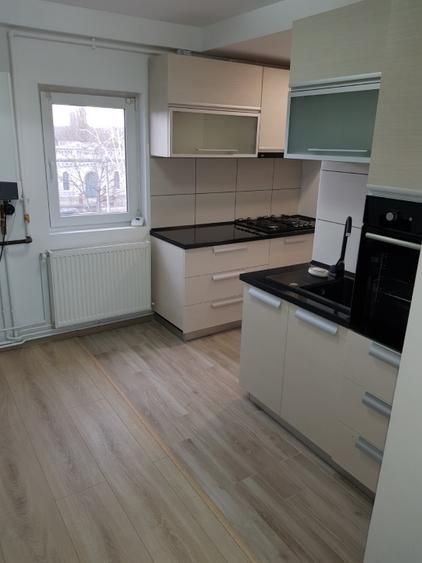apartament vanzare 2 camere Lipovei - Poză 2