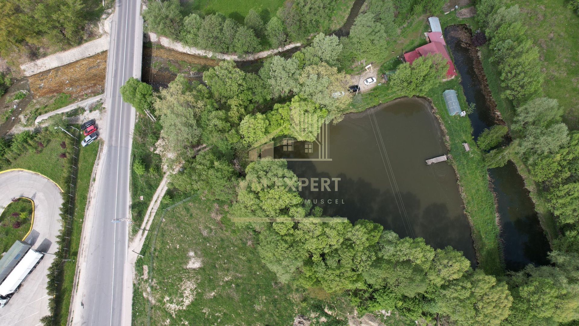 CASA 3 CAMERE, TEREN 6200 MP + 2 LACURI, CAMPULUNG, NAMAIESTI - Poză 35