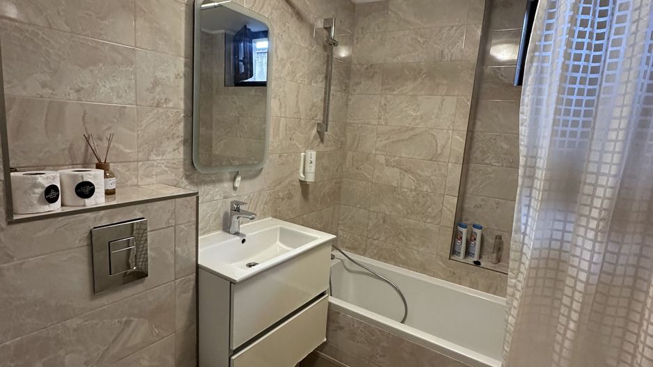 Apartament cu 3 camere în zona P-ta Unirii - Poză 10