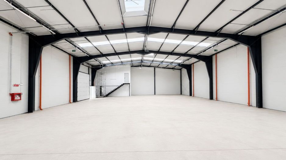 Spațiu logistic nou, cu 4 hale plus showroom și spațiu birouri P+2 - Poză 7