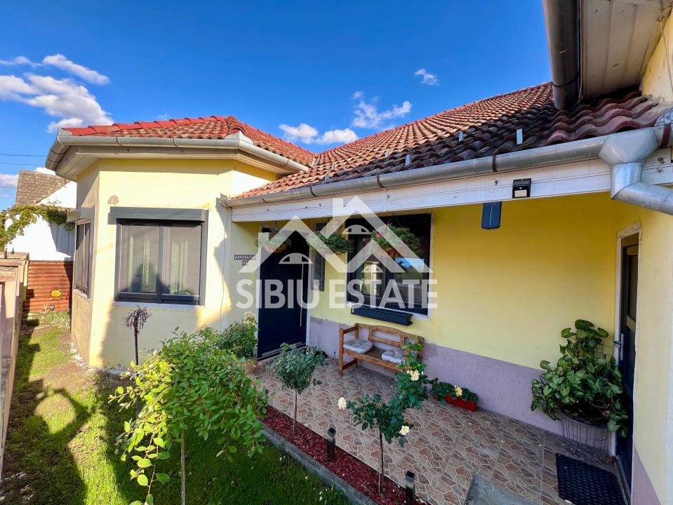 Casa moderna, spațioasa, curte generoasa pe un nivel în Sura Mare - Poză 1